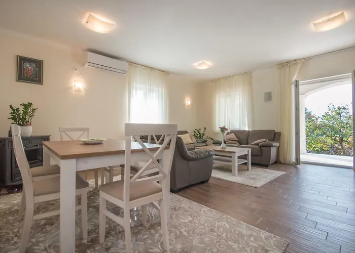 Queen Teuta - Sea View - Private Parking & Garden - Bbq Grill Risan
