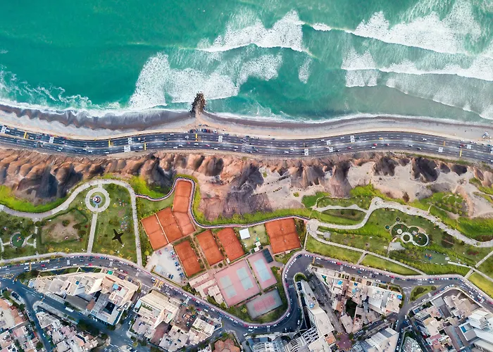 Las Bermudas - Hostal Lima