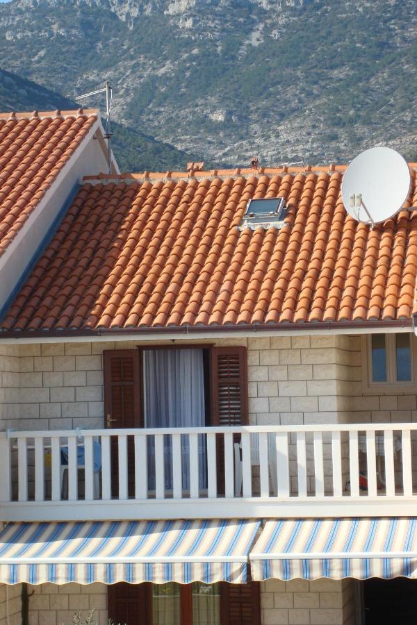 Camera Matrimoniale con Balcone e Vista Mare