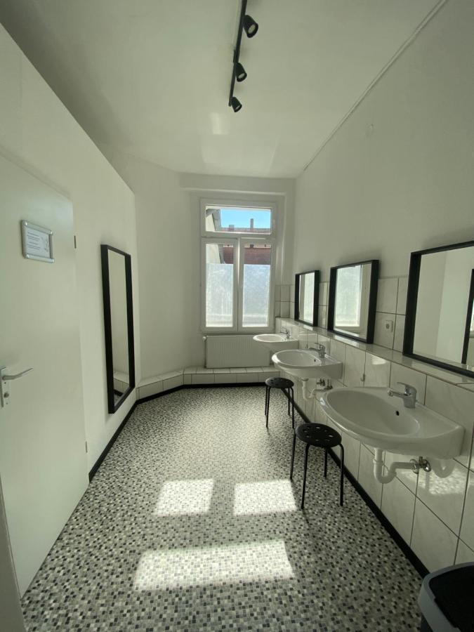 Dreibettzimmer mit Gemeinschaftsbad