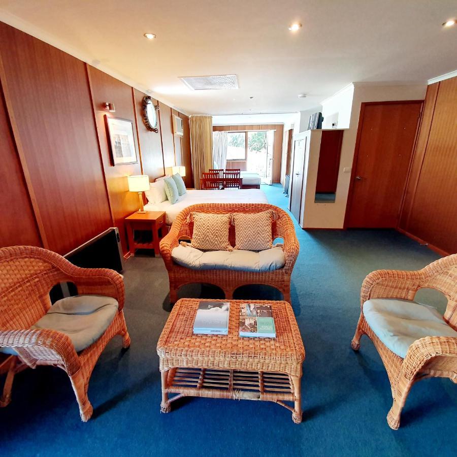 Deluxe Family Suite,1021625668:JPEG