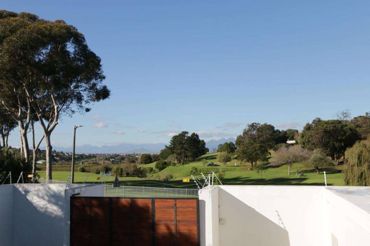 Honeymoon Suite with Garden Views,1023061474:JPEG