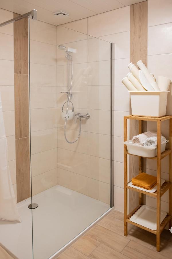 Einzelzimmer mit Gemeinschaftsdusche und -WC