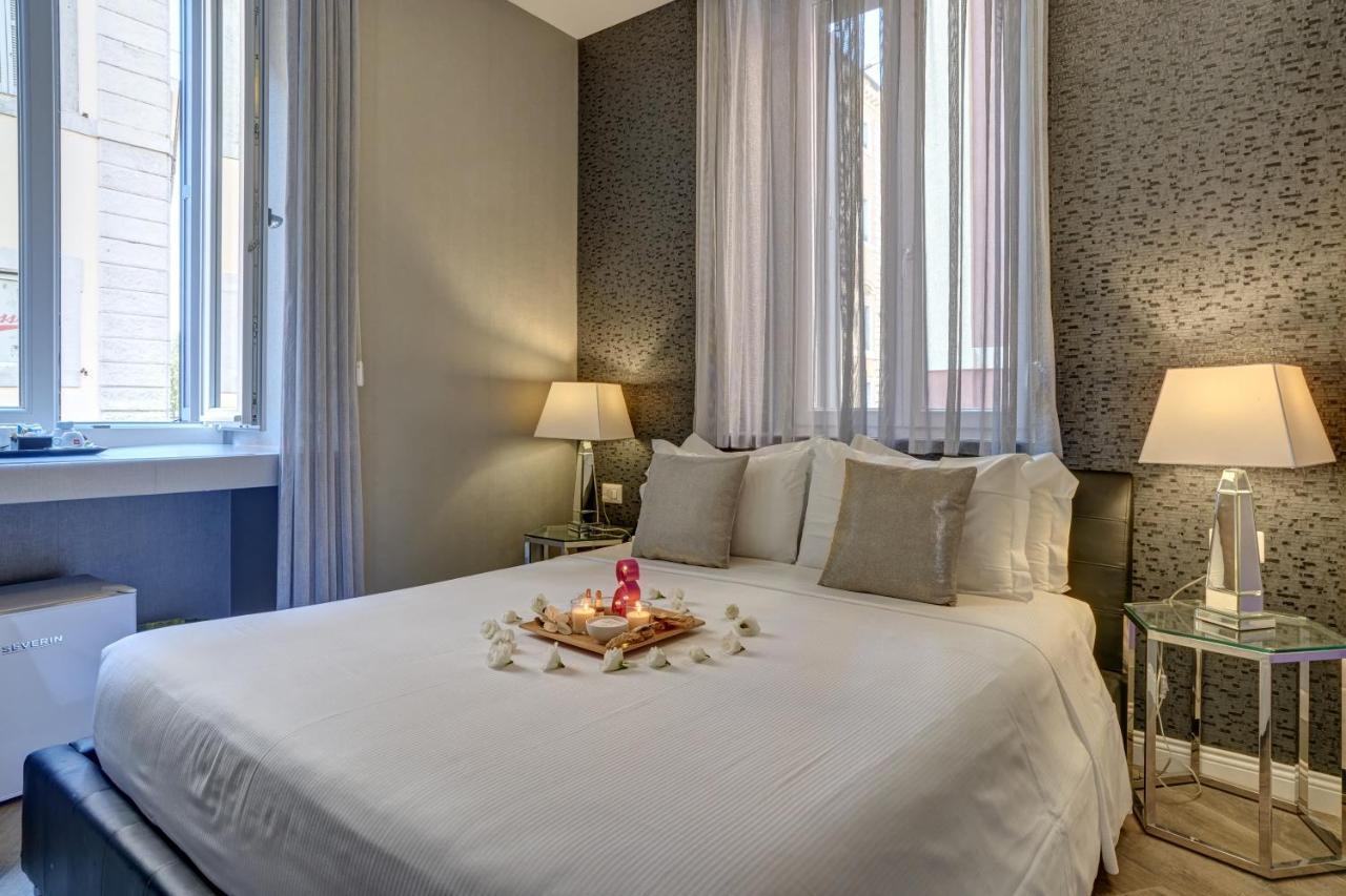 Standard Double Room-Via del Corso 32