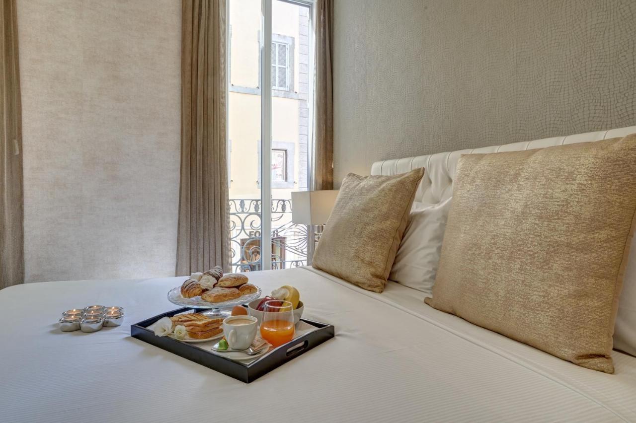Superior Double Room-Via del Corso balcony