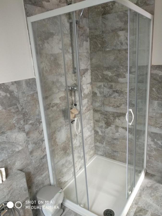 Habitación Doble con baño privado - 2 camas