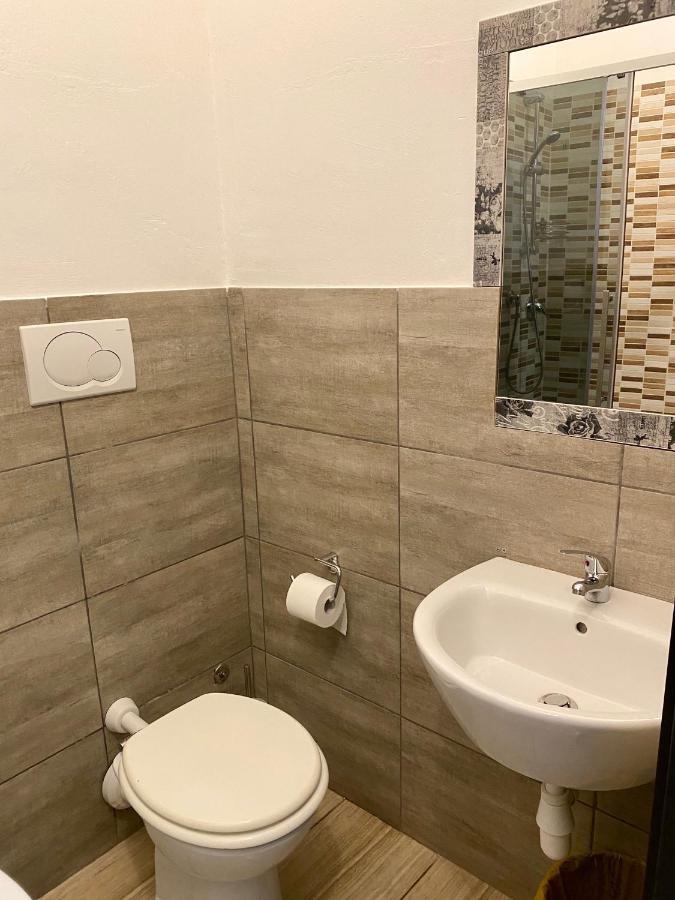 Habitación Doble con baño privado - 2 camas