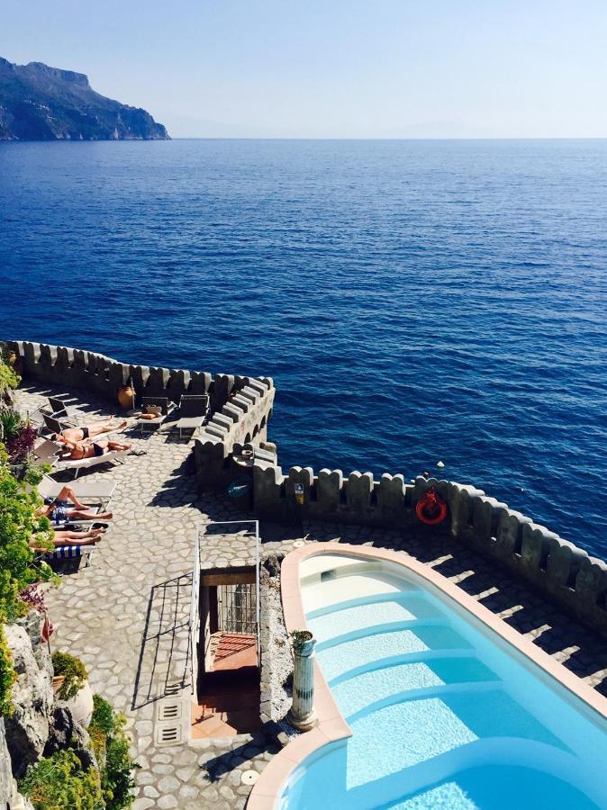 Deluxe Double Room with Balcony and Sea View
