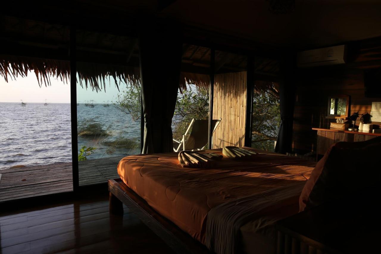 Kamer met Kingsize Bed en Uitzicht op Zee