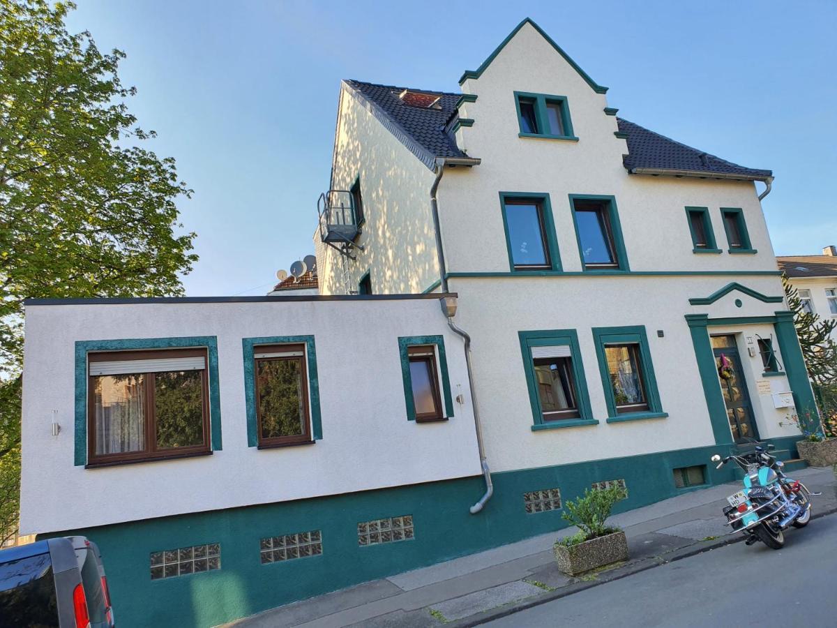 Dreibettzimmer mit eigenem externen Bad