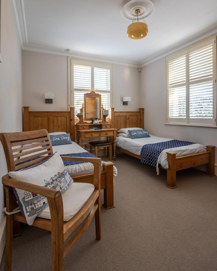 Twin Room with Private Bathroom