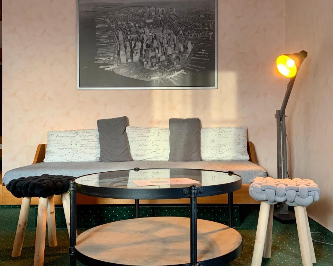 Doppelzimmer mit Balkon (2 Erwachsene + 1 Kind)