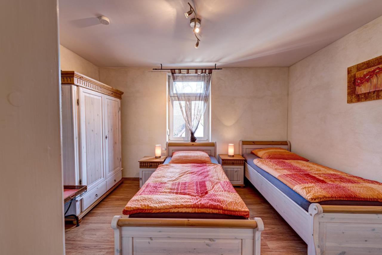 Kleines Doppel-/Zweibettzimmer