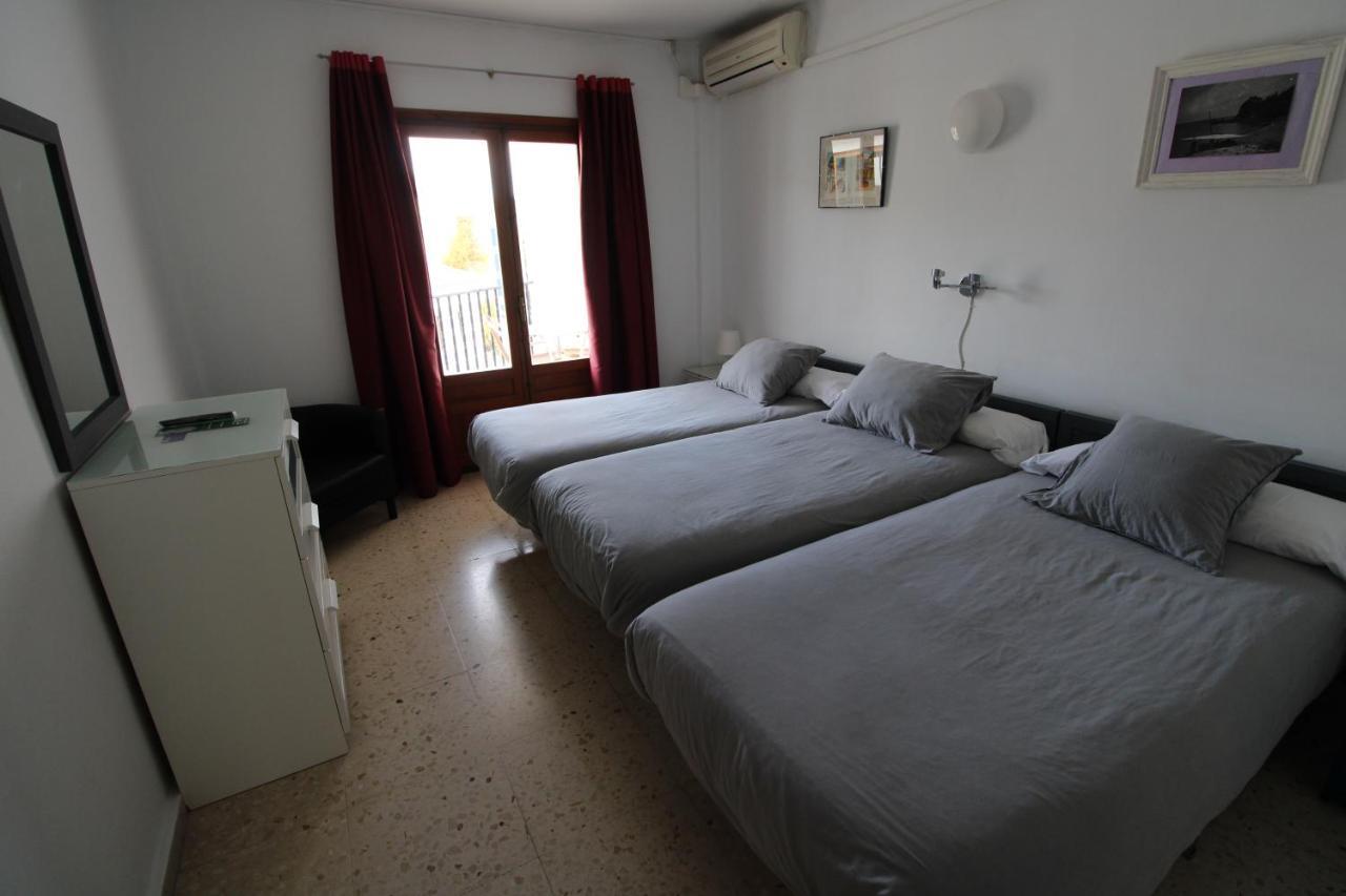Triple Room (3 Separate beds)