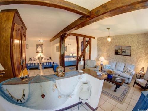 Apartment with Shower