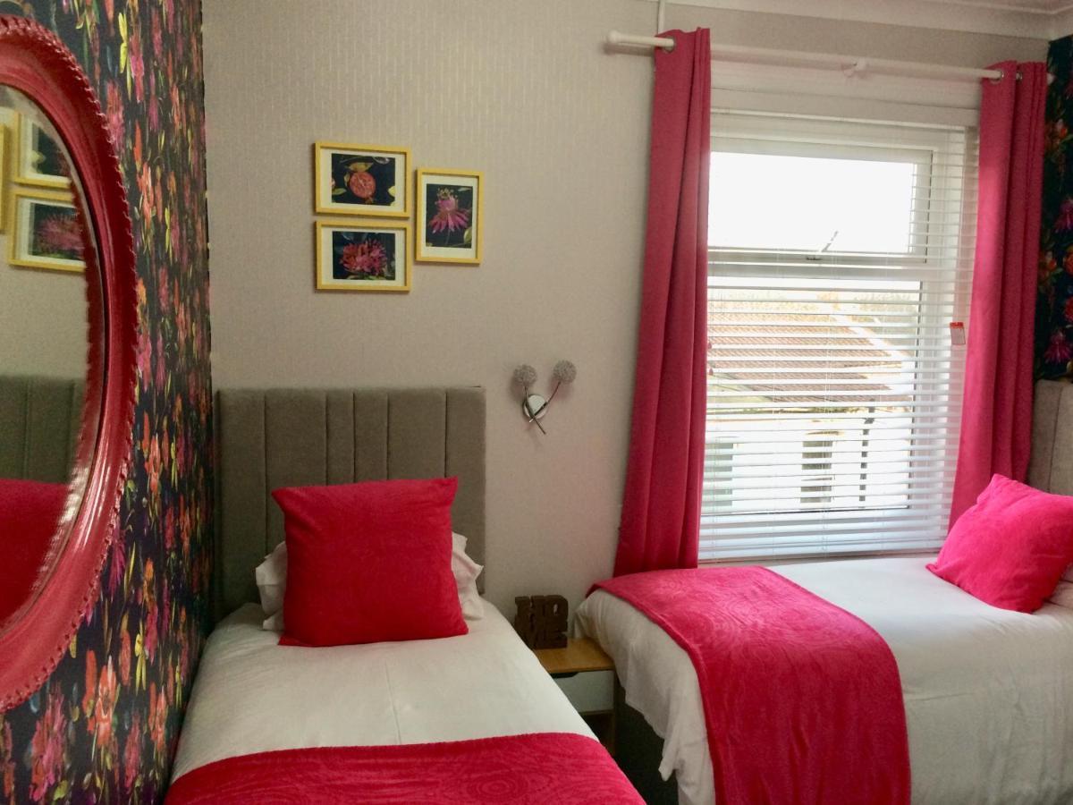 Family Room,1075401664:JPEG