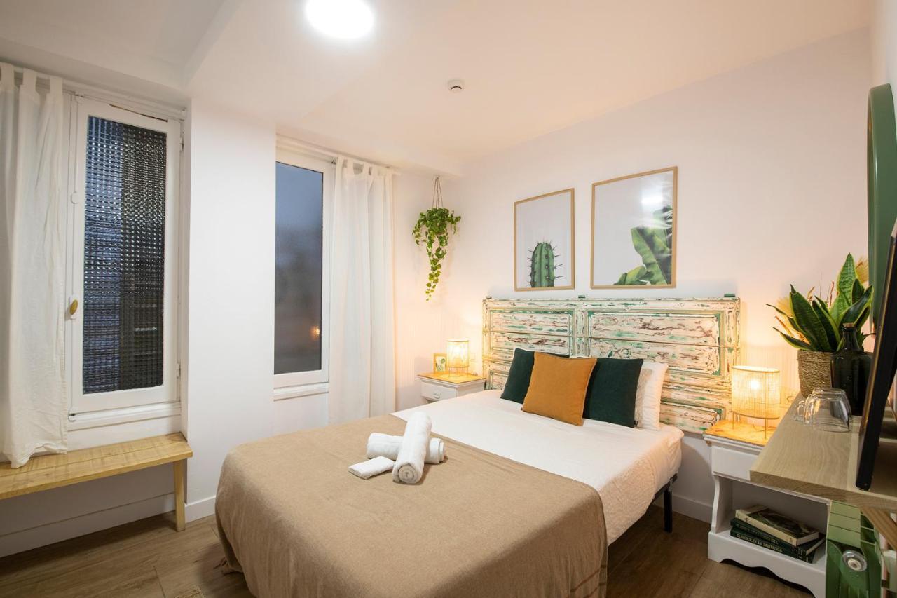 Standard Double Room with Shared Bathroom