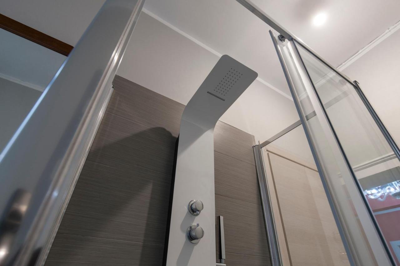 Single Room with Private Bathroom