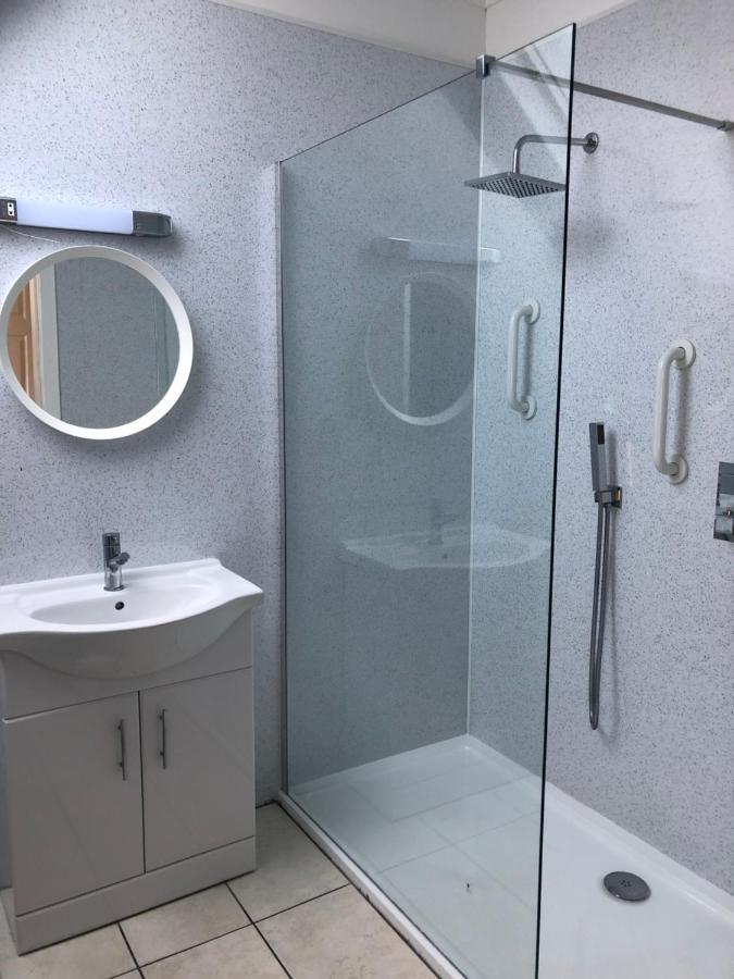 Kamer met Kingsize Bed en Uitzicht op Zee