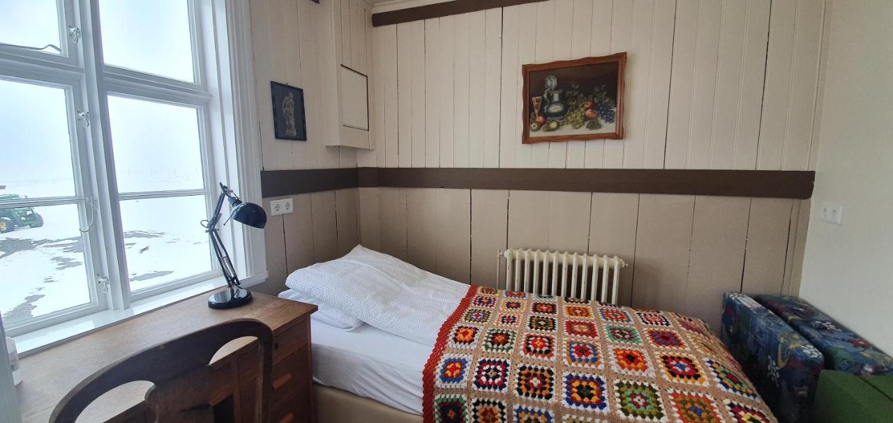 Single Room Shared Toilet