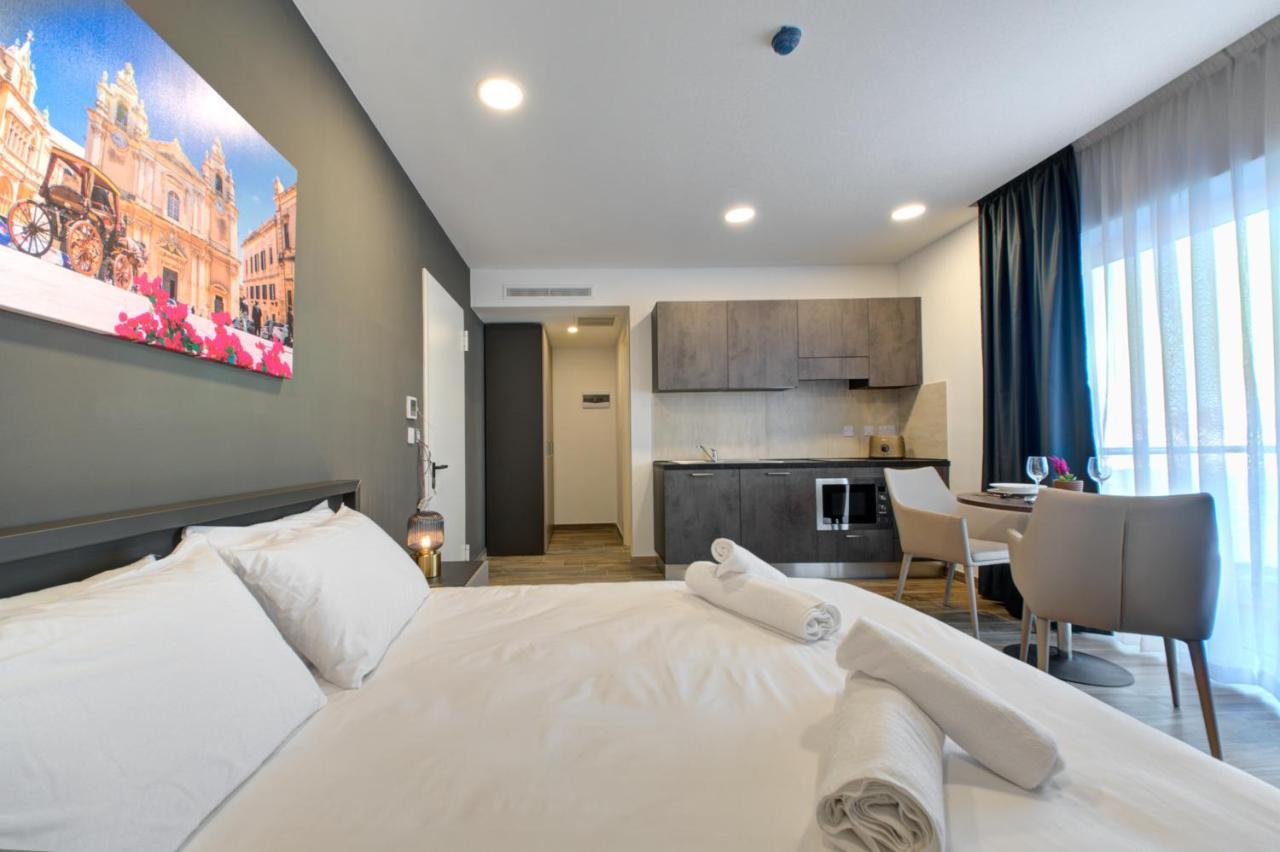 Habitación Doble Deluxe con balcón y vistas al mar