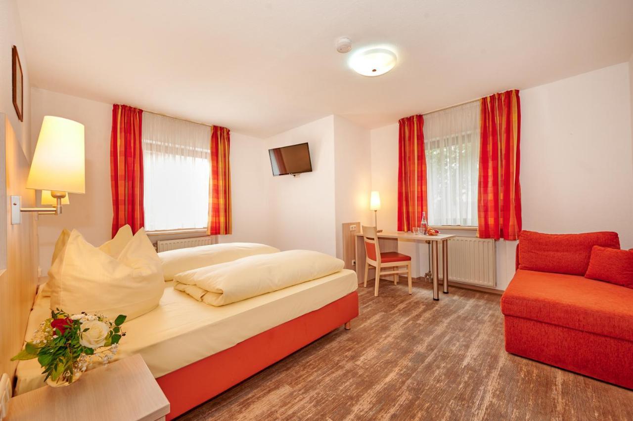 Doppel- oder Zweibettzimmer