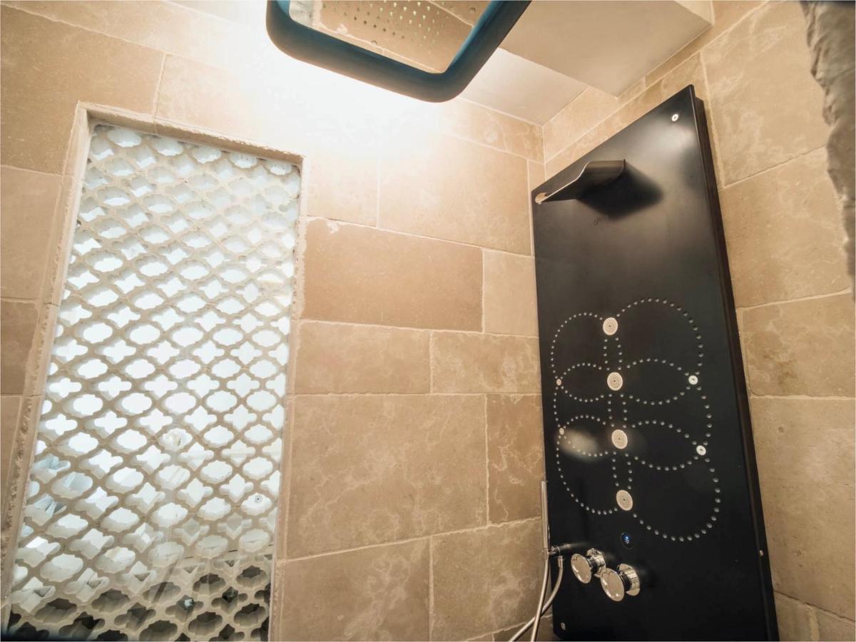 King Room with Spa Bath