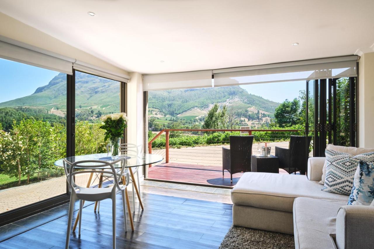 Luxury Suite,1115816835:JPEG