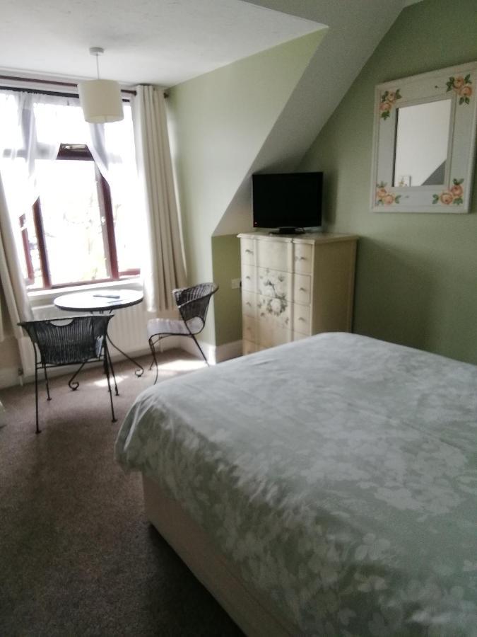 Classic Double Room with Shower,1114760010:JPEG