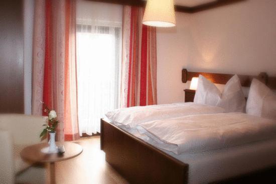 Multi-bed Room Balcony,19452146:JPEG