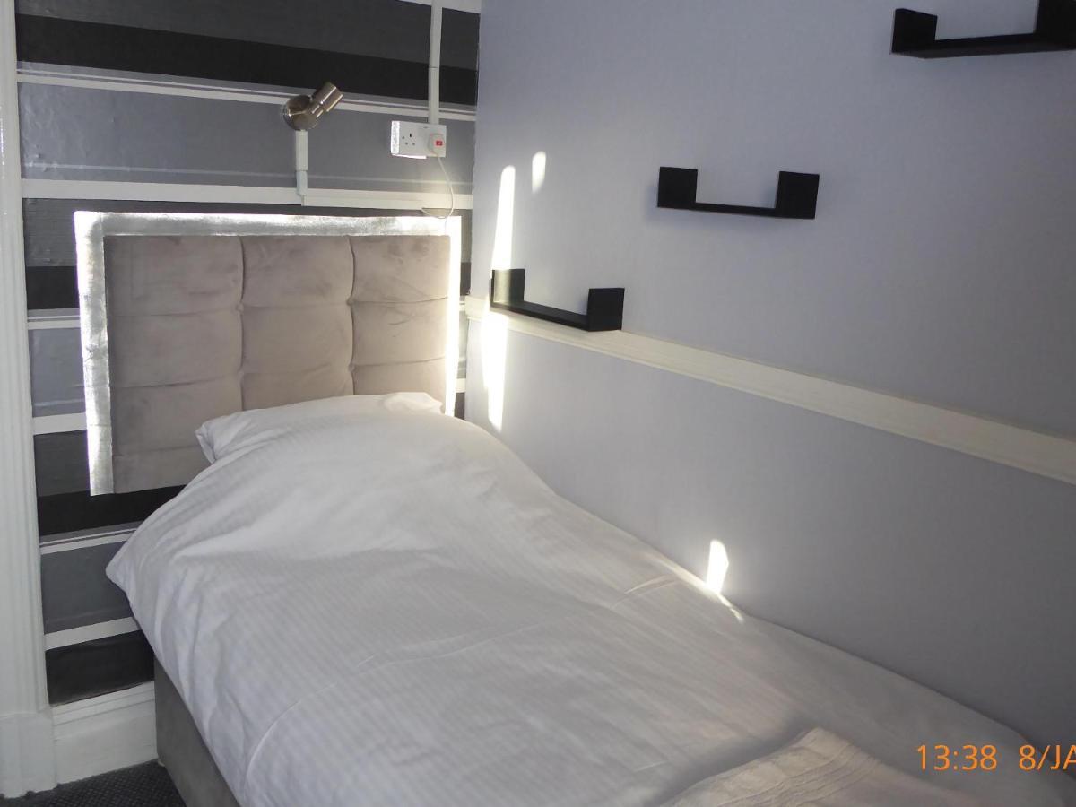 Standard Single Room with Shared Bathroom