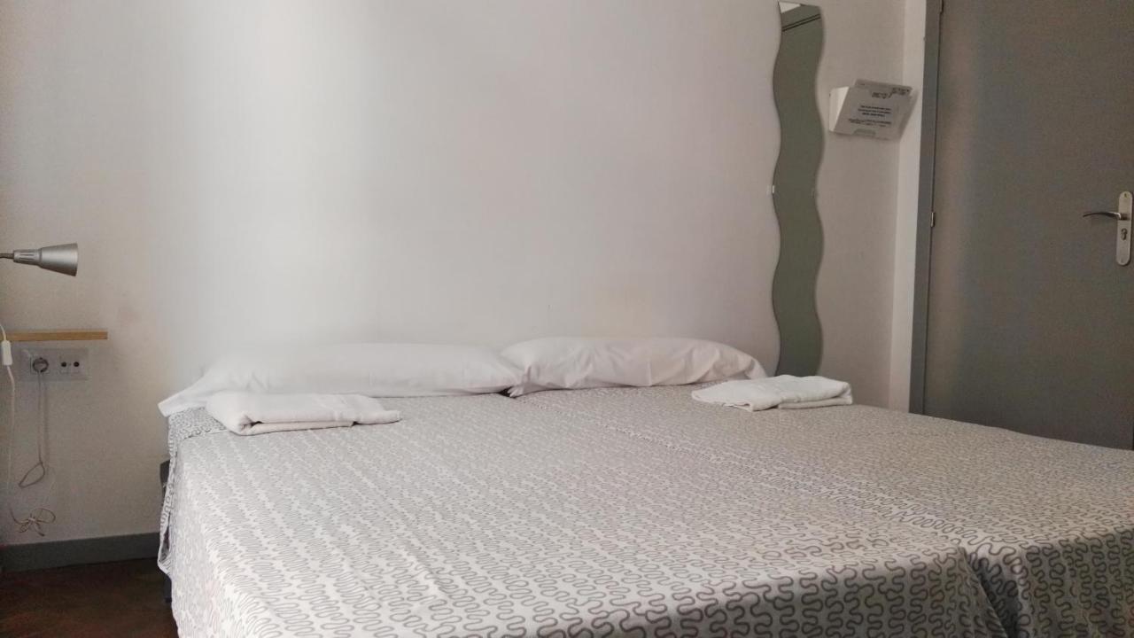Dreibettzimmer mit Gemeinschaftsbad