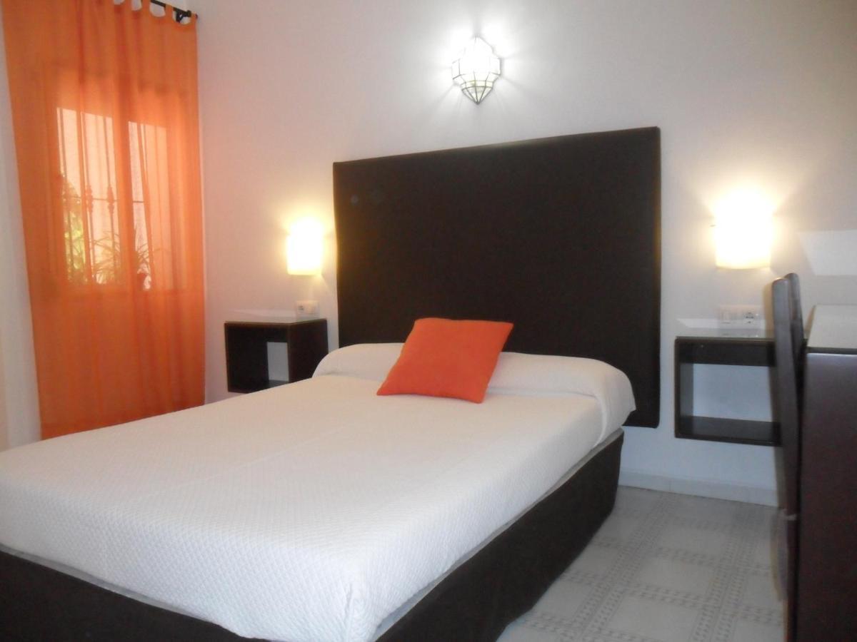 Small Double Room,1589250162:JPEG