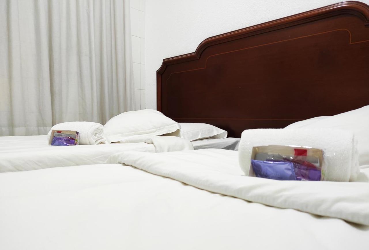 Double or Twin Room with Private Bathroom
