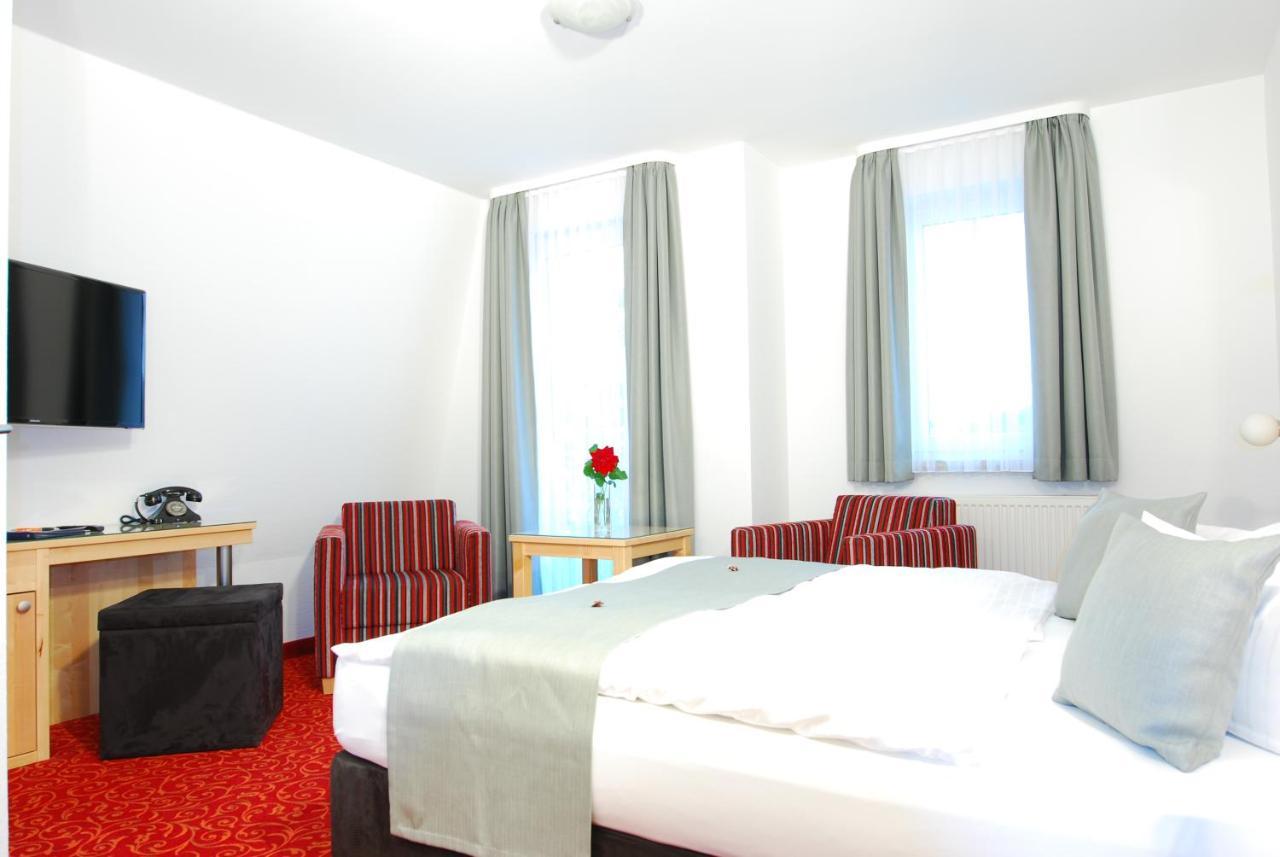 Doppelzimmer mit Balkon