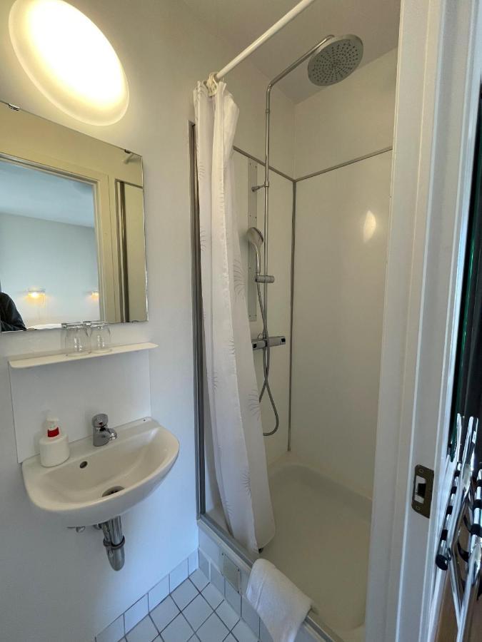 Twin Room Private Bathroom