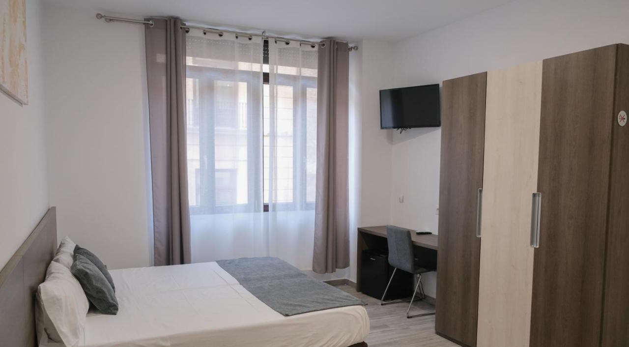 Twin Room Private Bathroom
