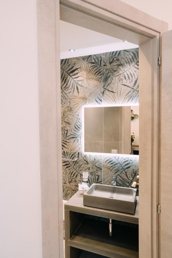 Deluxe Quadruple Room,1166007582:JPEG