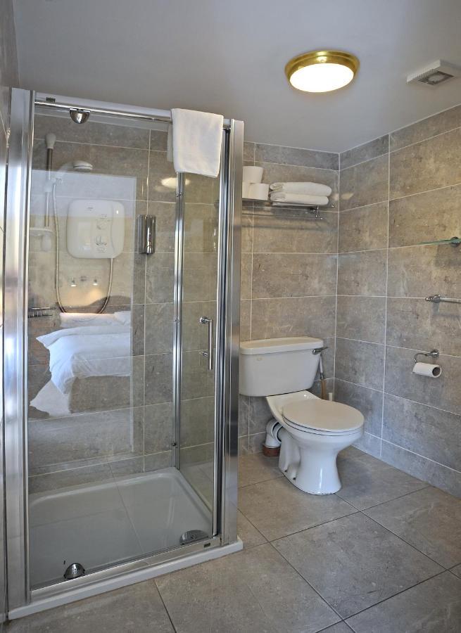 Triple Room with 1 Double Bed and 1 Single