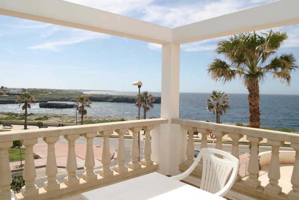 Double or Twin Room with Sea View