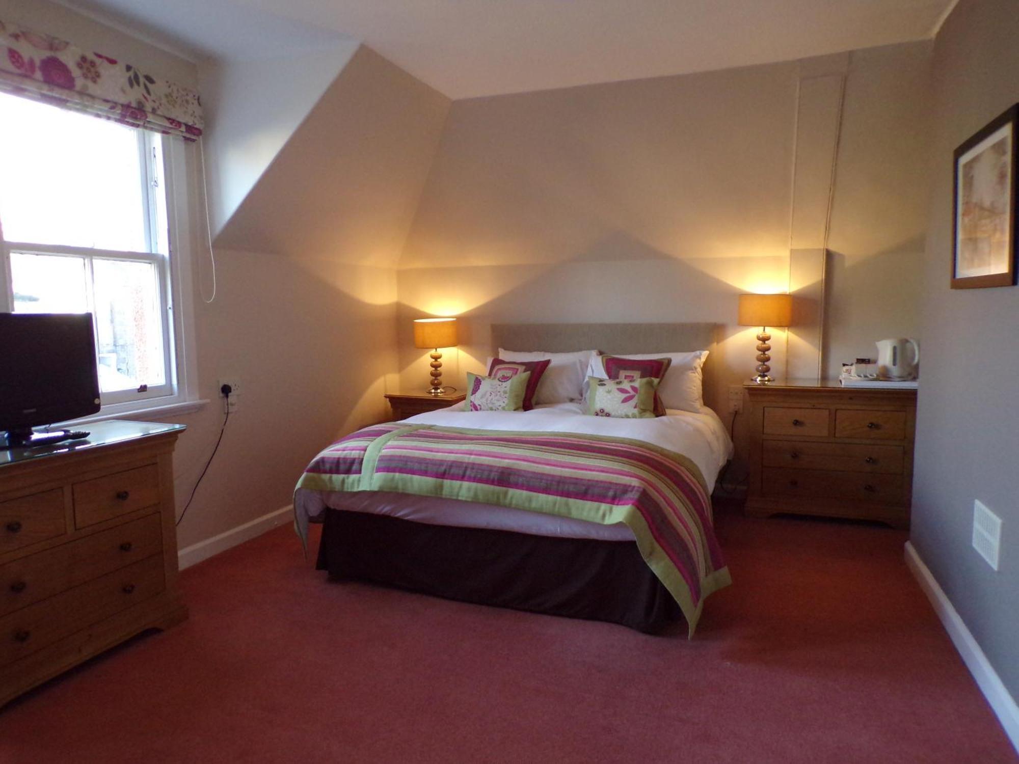 Large Double Room,640305171:JPEG