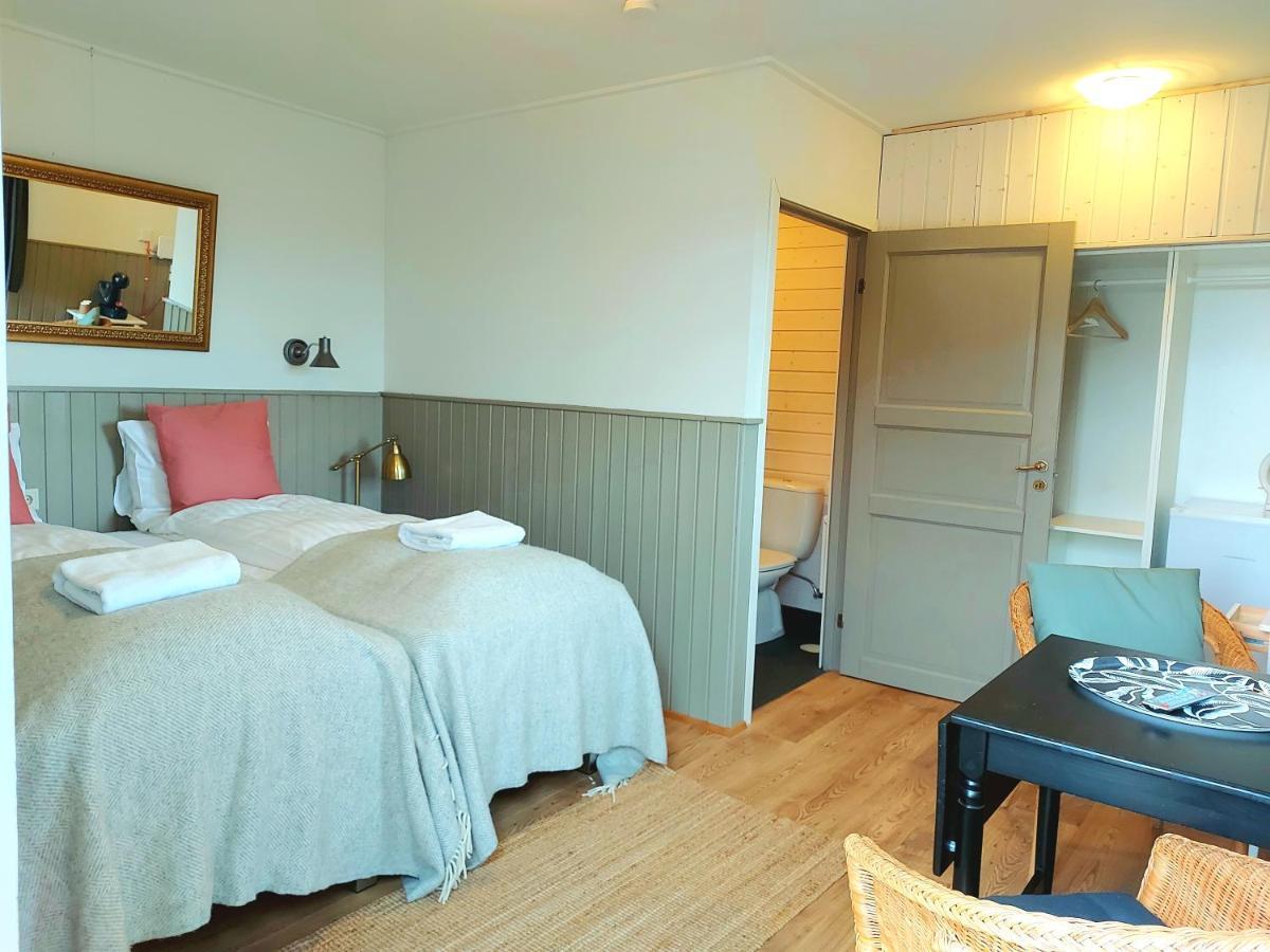 Twin Room with Private Bathroom