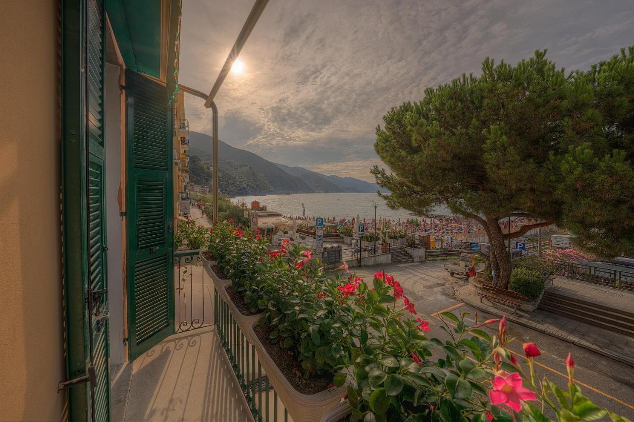 Deluxe Double Room with Balcony and Sea View