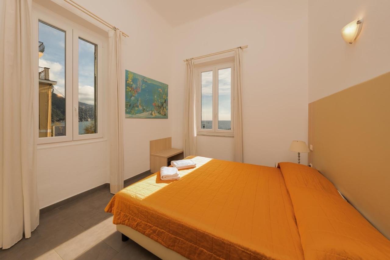 Deluxe Double or Twin Room with Sea View