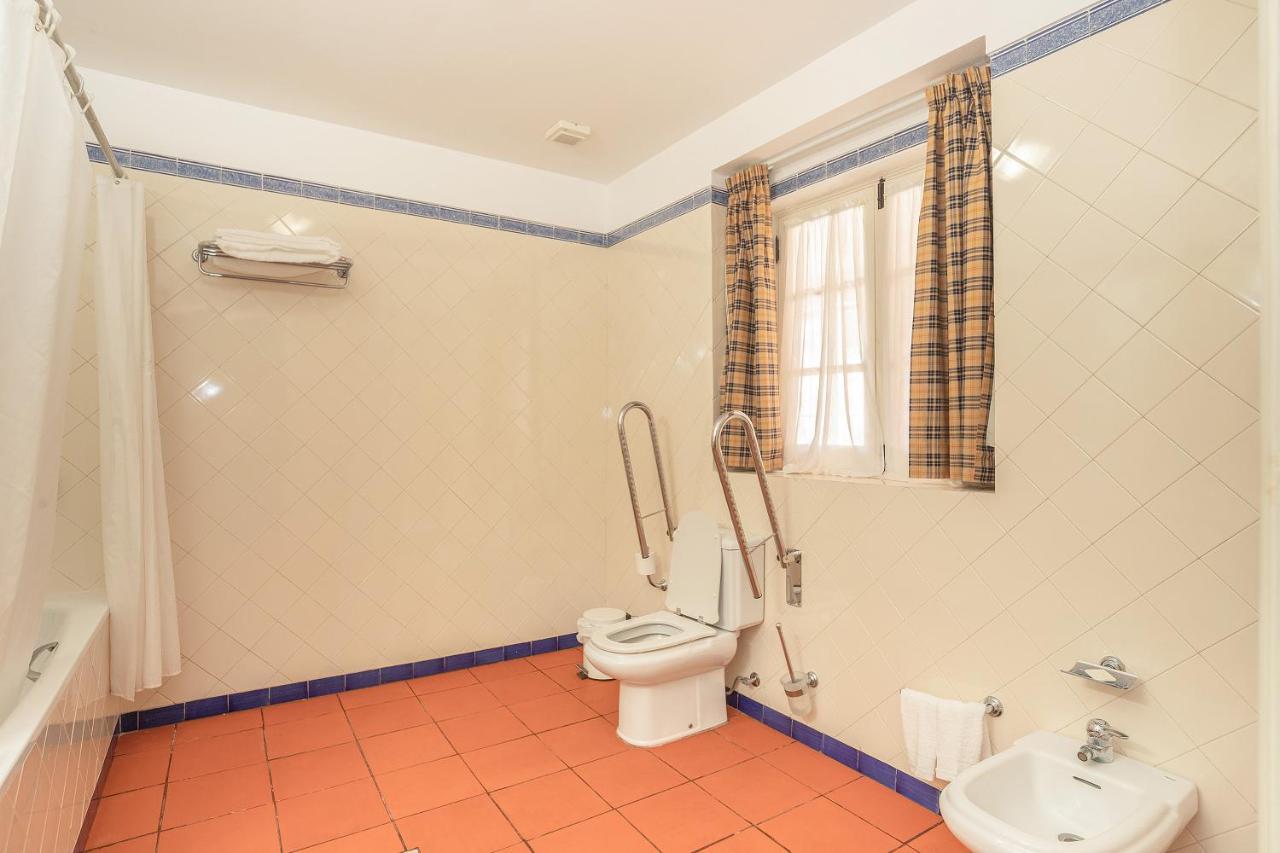 Quarto Twin com Casa de Banho Privativa