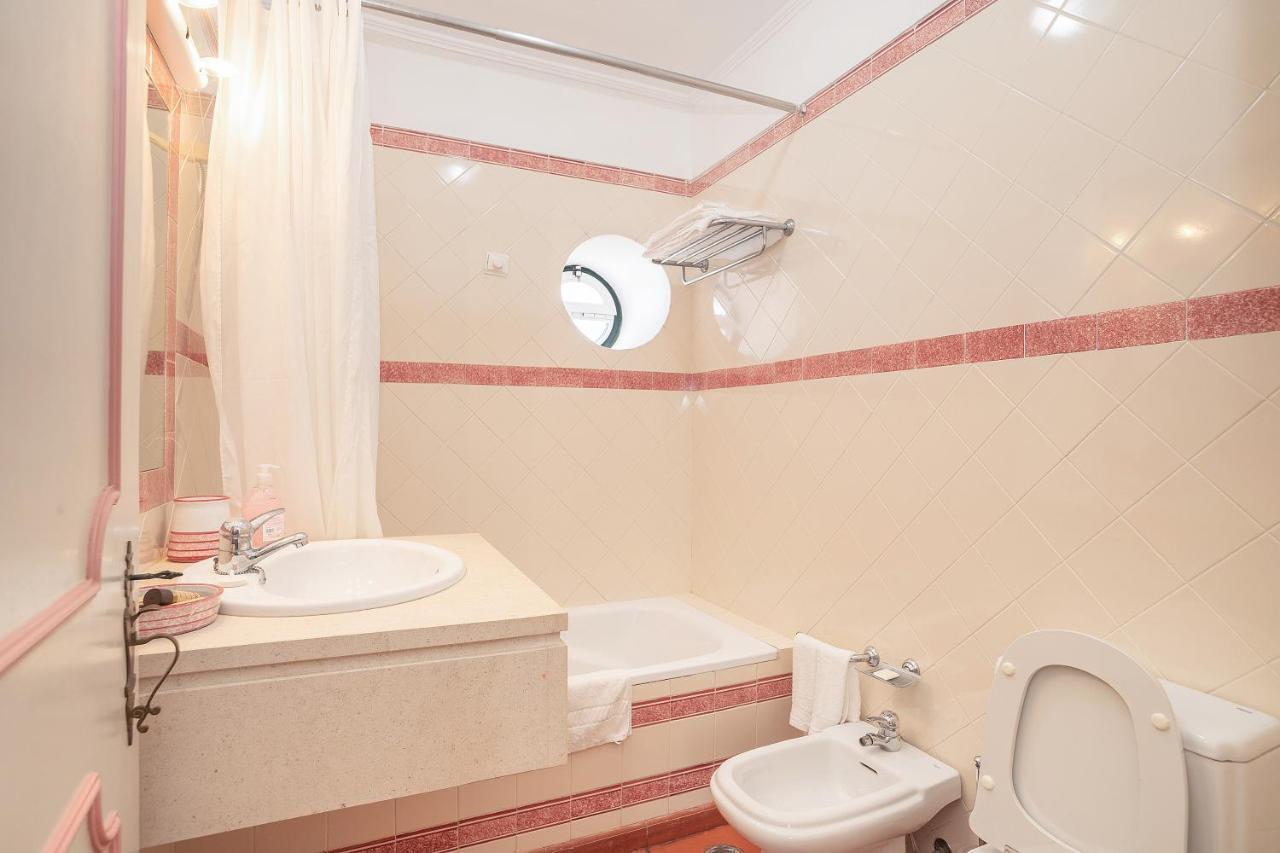 Quarto Duplo com Casa de Banho Privativa