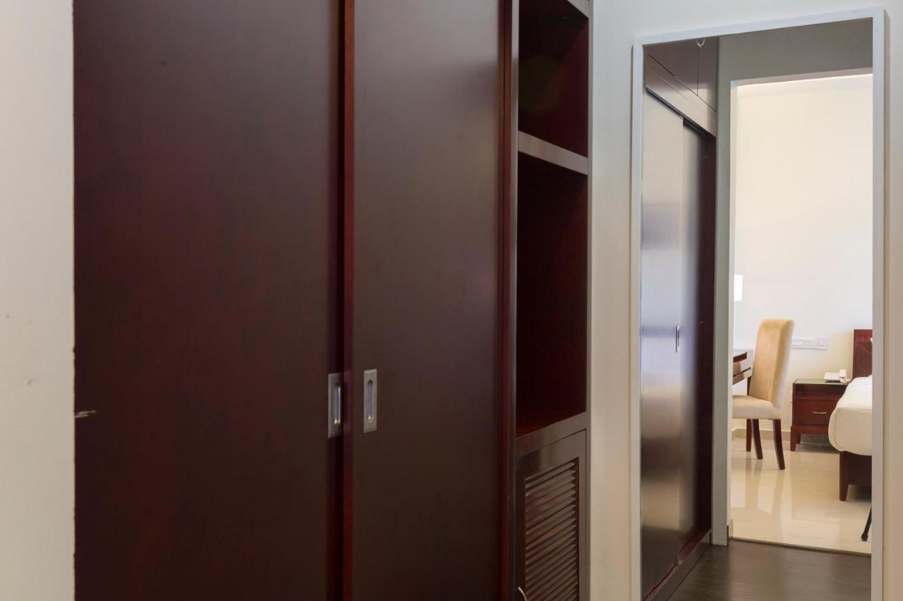 Deluxe Family Room,1223381962:JPEG