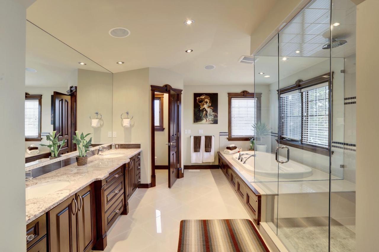 Luxury Suite with Spa Bath