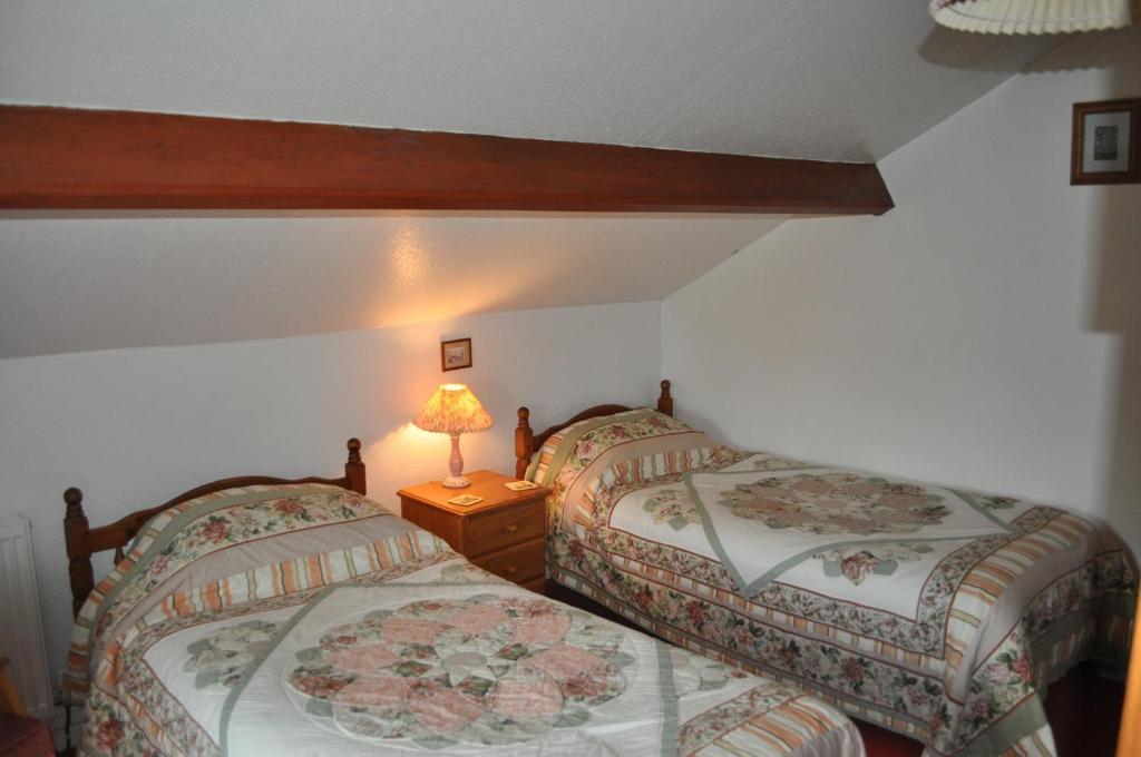 Twin Room with Shared Bathroom