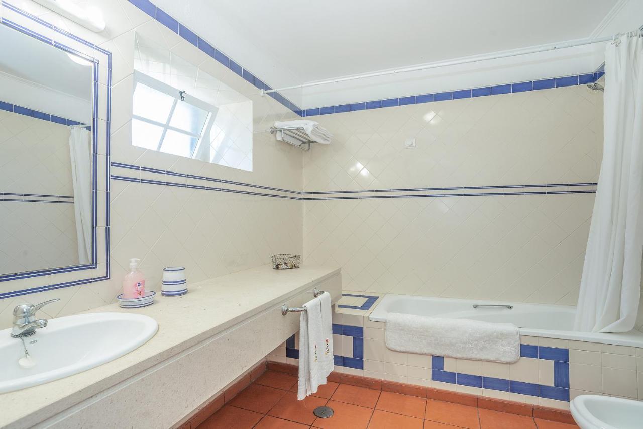Quarto Twin Standard com Sofá